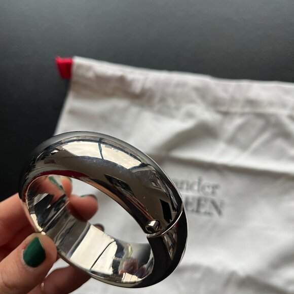 NWT Alexander McQueen Bangle Bracelet Silver Oversized Cuff - Picture 3 of 9
